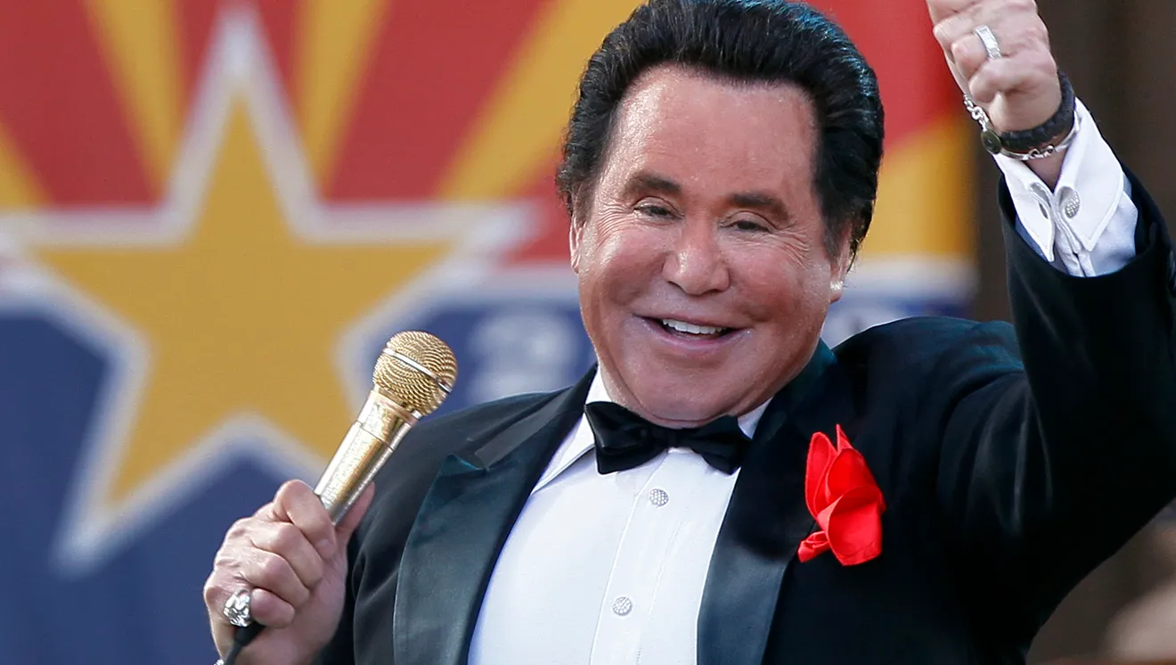 How Does Wayne Newton Maintain His Fame and Influence?