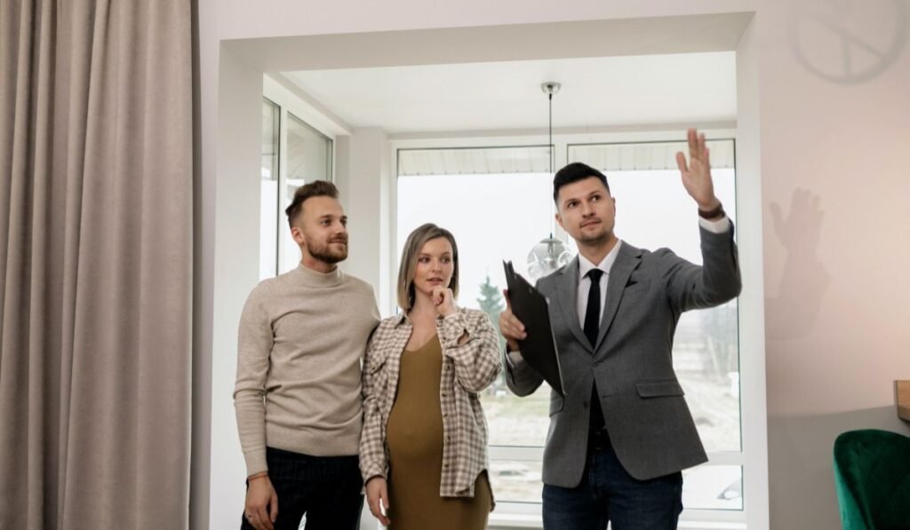 Finding the Perfect Neighborhood: Tips and Considerations for Homebuyers