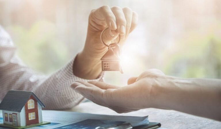 The Role of a Real Estate Agent in Today's Market