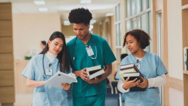 Top Reasons to Choose an Accelerated BSN Online Program for Your Nursing Education Top Reasons to Choose an Accelerated BSN Online Program for Your Nursing Education