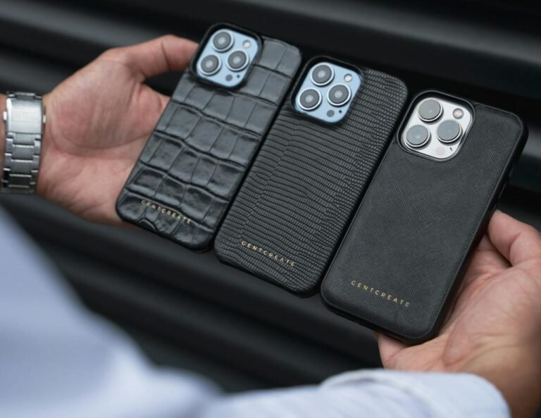 Phone Tarot vs Online Chat Readings: Real Differences You Should Know